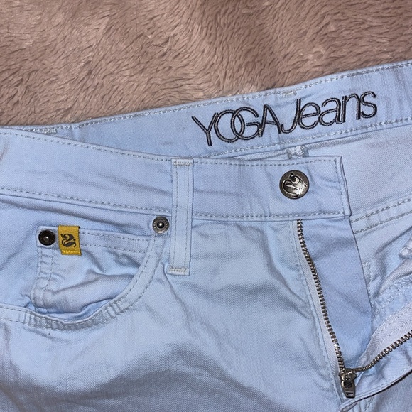 YogaJeans Light-Wash Denim Jeans - Picture 3 of 5